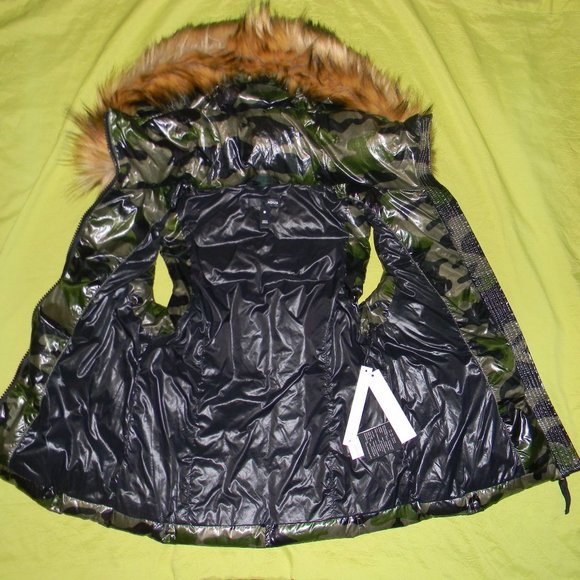 New Aqua Faux Fur-Trim Camo Puffer Vest  sz XS - Picture 5 of 9